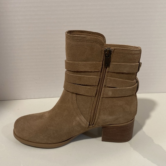 Koolaburra by Ugg Kenz Ankle Boot Block Heel Beige Sz 6 Round Toe - Picture 5 of 8